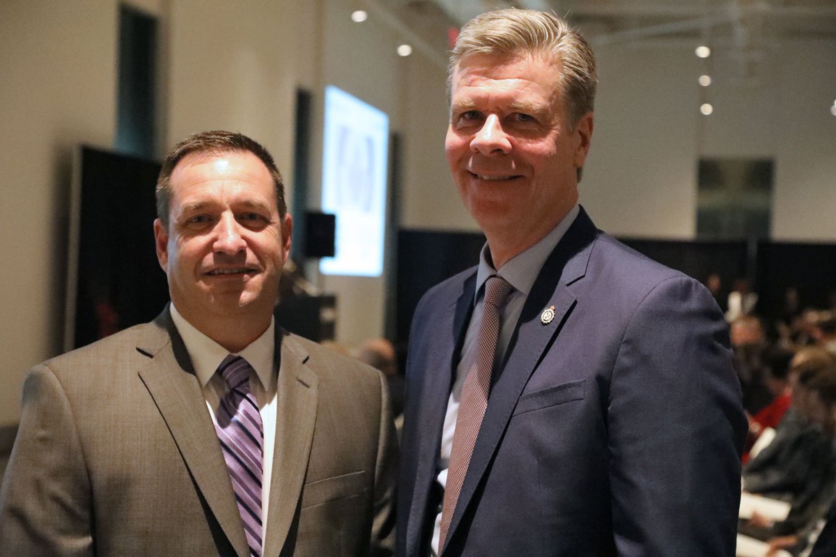 CanBorder's tweet photo. Congratulations to #CBSA employees Mark Ingalls and Daniel Harvey who have won #PSAE awards for Excellence in Profession and Outstanding Career, respectively #CBSAproud https://t.co/lOi6h5EtEZ