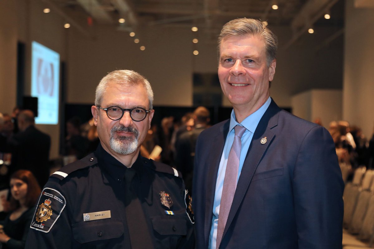 CanBorder's tweet photo. Congratulations to #CBSA employees Mark Ingalls and Daniel Harvey who have won #PSAE awards for Excellence in Profession and Outstanding Career, respectively #CBSAproud https://t.co/lOi6h5EtEZ