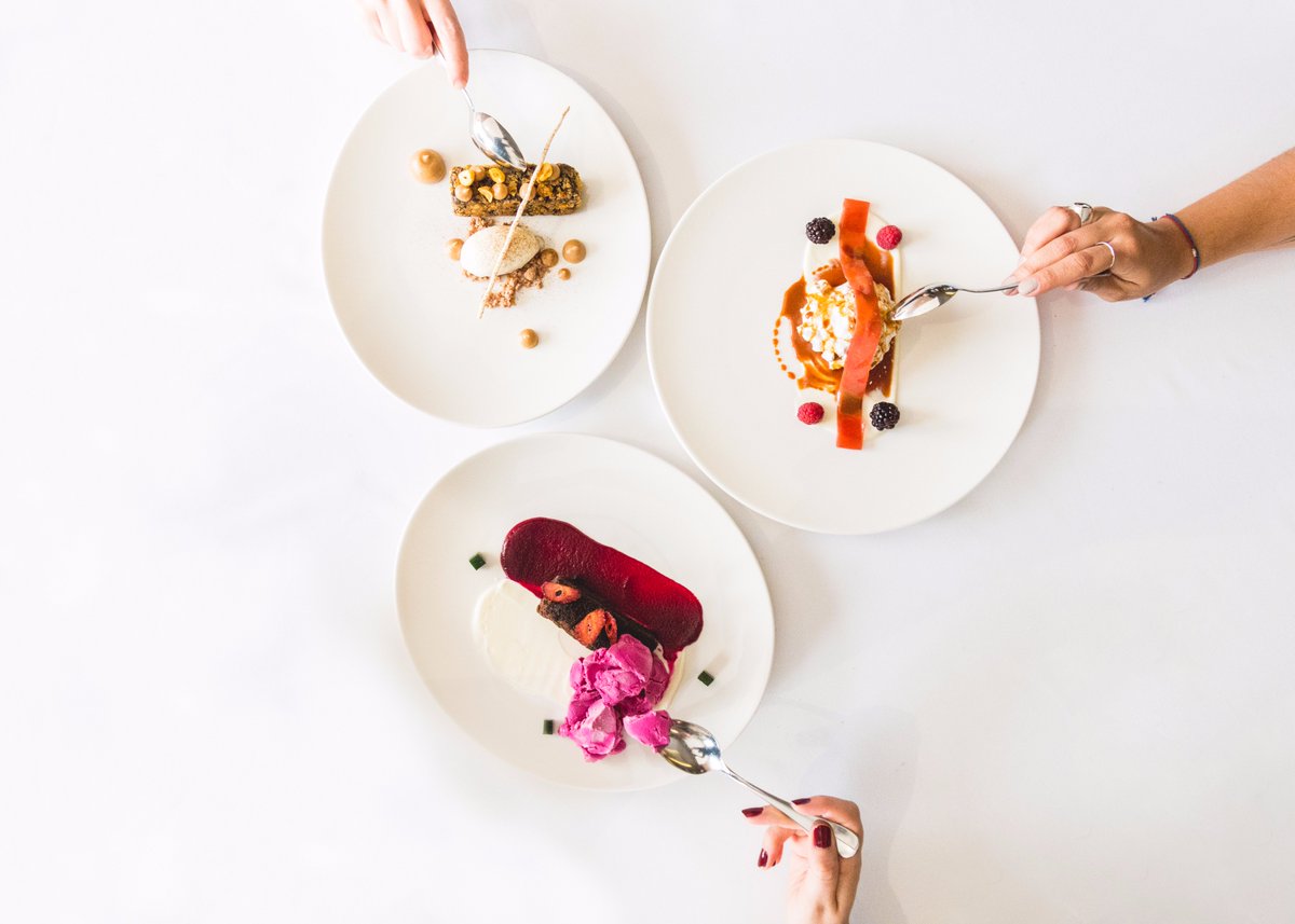 GrupoPangea's tweet photo. Es dificil decidir cuál de los postres de #Pangea es tu favorito ✨ #GrupoPangea #Monterrey https://t.co/3iuha3V9kx