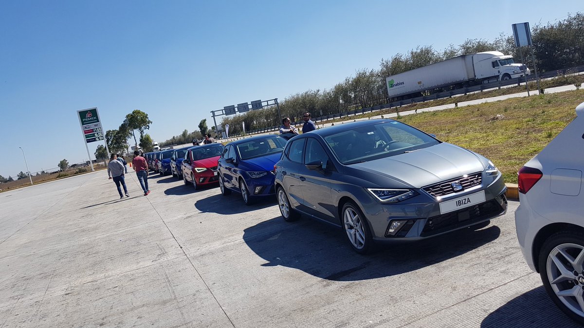 hector_ocampo's tweet photo. Ya manejé el motor #turbo del #NuevoIbiza, pude rodar a ritmos considerablemente altos y consumos superiores a los 16 km/l 
Bien @SEAT_Mexico https://t.co/s4b7pndjwT