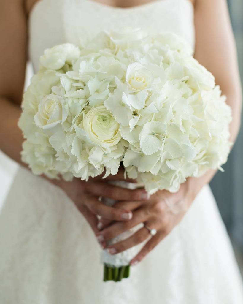 panache_style's tweet photo. All-white bouquets make for an elegant and timeless celebration.
Florals and Day-of Coordination: @Panache_Style
Photo: @danalynnphotos
DJ: @djleeor_Style.
.
.
.
.
#PanacheStyle #flowerlover #flowerstalking #seekthesimplicity #flowersandmacro #classicwedding #miamiweddings… https://t.co/osMUhmLfjB