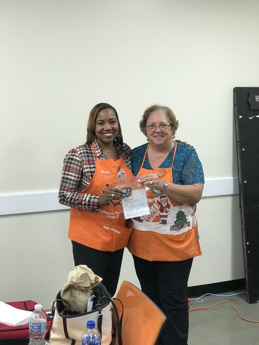 THDJoeZ's tweet photo. Great job D96 SM team driving a positive store HR culture in Q3! #VOA365 @HDGerri @SprengF @Kelly_JervisTHD @HDRessie_8531 @RonnieWells10 @LakeMaryHD @HomeDepotJames @RARMMandiSE @PatrickInghamHD https://t.co/pH6mDOdGEJ