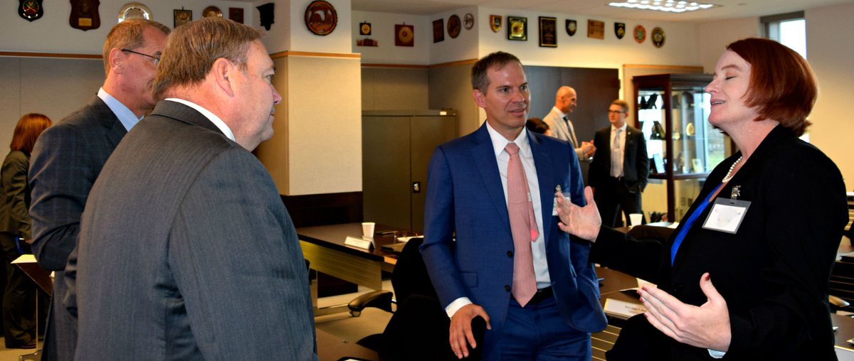 TheNESACenter's tweet photo. NESA Prof @DrRLRussell completed #NESA's 1st iteration of the #IMOF seminar this FY w/ 30 US+International Officers from @CENTCOM. Read more about our seminar focusing on NESA region crises+responses: https://t.co/K2r4oz5Q38 https://t.co/wp2YlaORKD