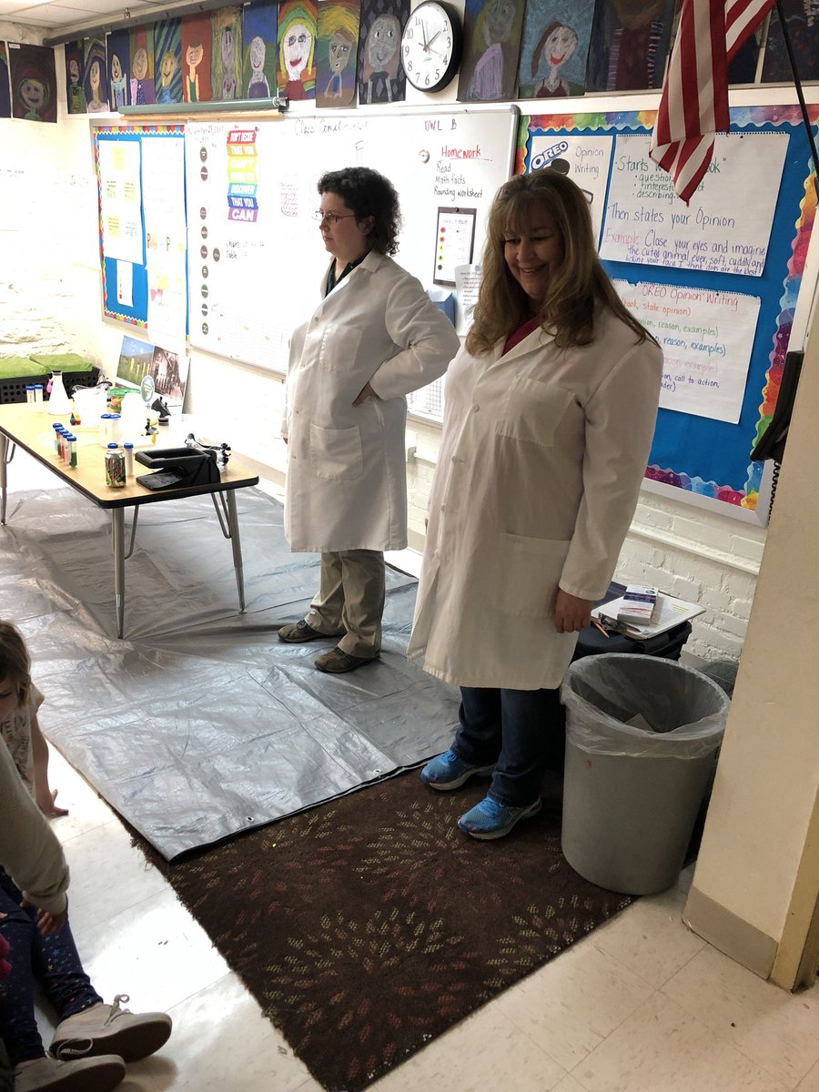 MESHoneyBees's tweet photo. Love that #WeldonSpring came to visit us to talk about matter!! What a fun treat at the end of the day!! @AveryOwlStars @AveryMrsBrent #ScienceLifeForMe https://t.co/FRzuEcNb3P