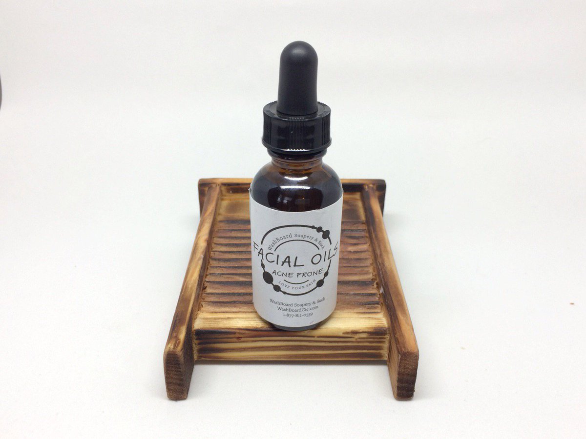 washboardcie's tweet photo. We simply love our Facial Oil! Designed for acne-prone skin with a special combination of essential oils to help reduce acne but still hydrate the skin. For best results, we recommended using this oil in combination with our Tea Tree Charcoal facial soap! #calgarymarkets https://t.co/EHApPo9BAu