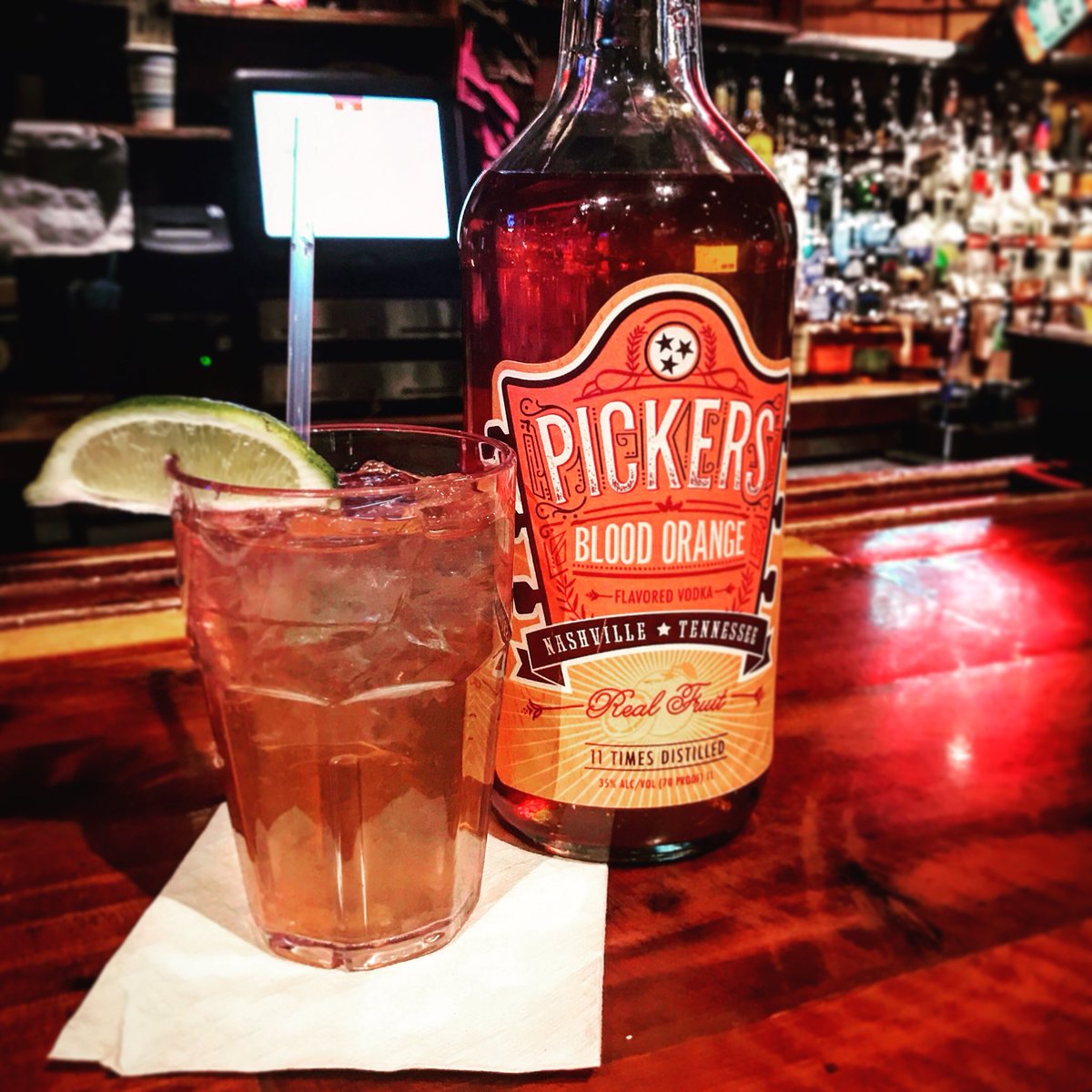 PickersVodka's tweet photo. Holiday homesick already? ☹️Come get comfy w/ a “Front Porch Swing” at @the_stage_on_broadway on this bright sunny day! 🍹👢☀️
•
#drinklocal #broadway #daydrinking #musiccity #nashvilledrinks #honkytonk #supportlocal #pickersvodka #madeinnashville #localvodka #thestage https://t.co/VoZxGtd70n