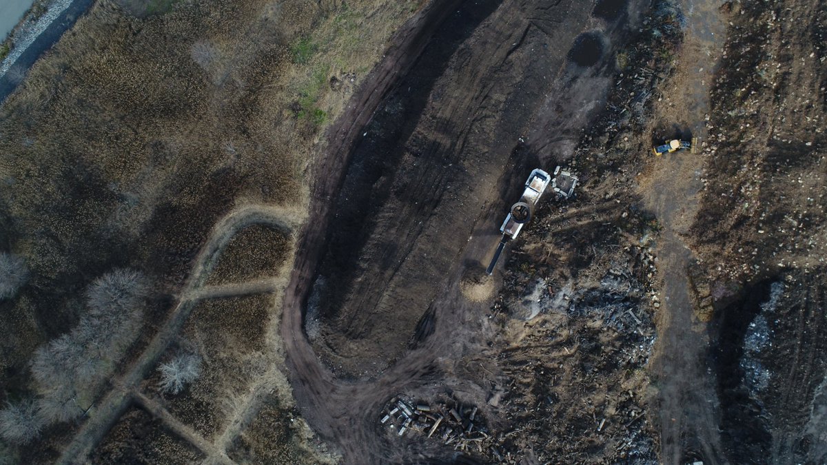 MeadowlandsSci's tweet photo. Some #aerialphotography of the landfill yesterday. #drone #survey #dji #phantom4pro https://t.co/He09HMXUMq