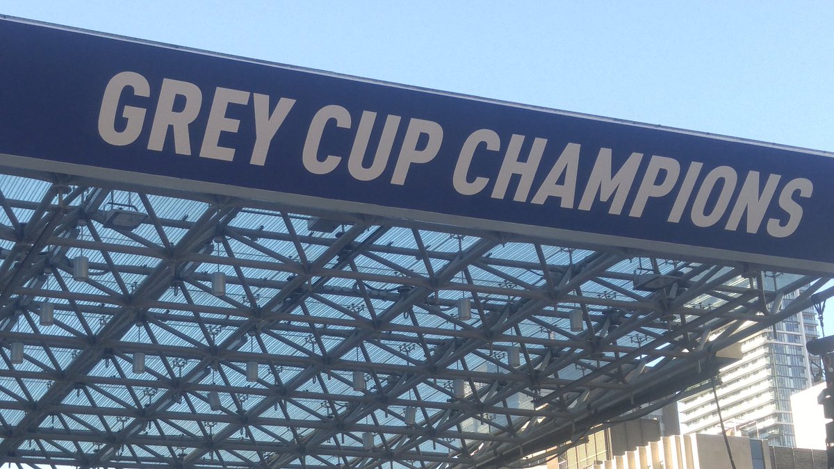 bcalhoun040's tweet photo. #GreyCup2017 https://t.co/H7E4jz1gwi