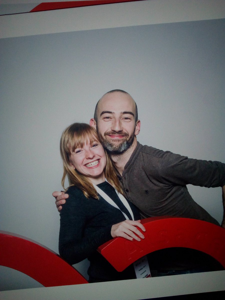 NadegeJoly's tweet photo. Prendre une photo avec un inconnu à la #BioParty de @BIOFIT_EVENT : DONE! https://t.co/NZxalt6AAd