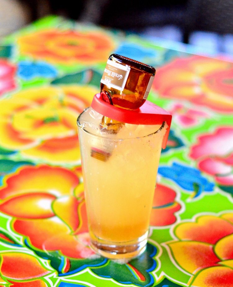 OnlyAtTeKila's tweet photo. It's 5 o'clock somewhere 😉  Bottoms up! https://t.co/JYlm13GuWQ