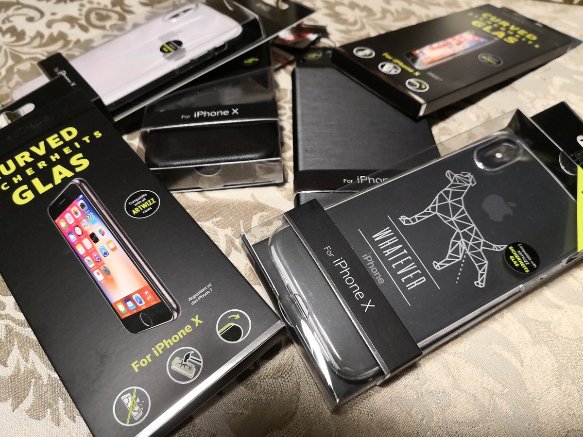 Fall in love con los nuevos accesorios de #Artwizz para iPhone X 😍😍 NoCase, Leather Clip, No Case Design, SecondDisplay... conoce todos en artwizz.com 😃😃