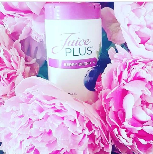 SparklingRose__'s tweet photo. M E R M A I D
C H A L L E N G E .
Im looking for 3 girlies to take part in my Mermaid Challenge ๐ค
120 days on our #BERRYCAPSULES ๐for Longer Hair ๐๏ธ & Nails๐
and Healthier, Clearer Skin๐for just 79p a day! DM me for more info or Comment YES below! ๐ https://t.co/DoduBzXf5F