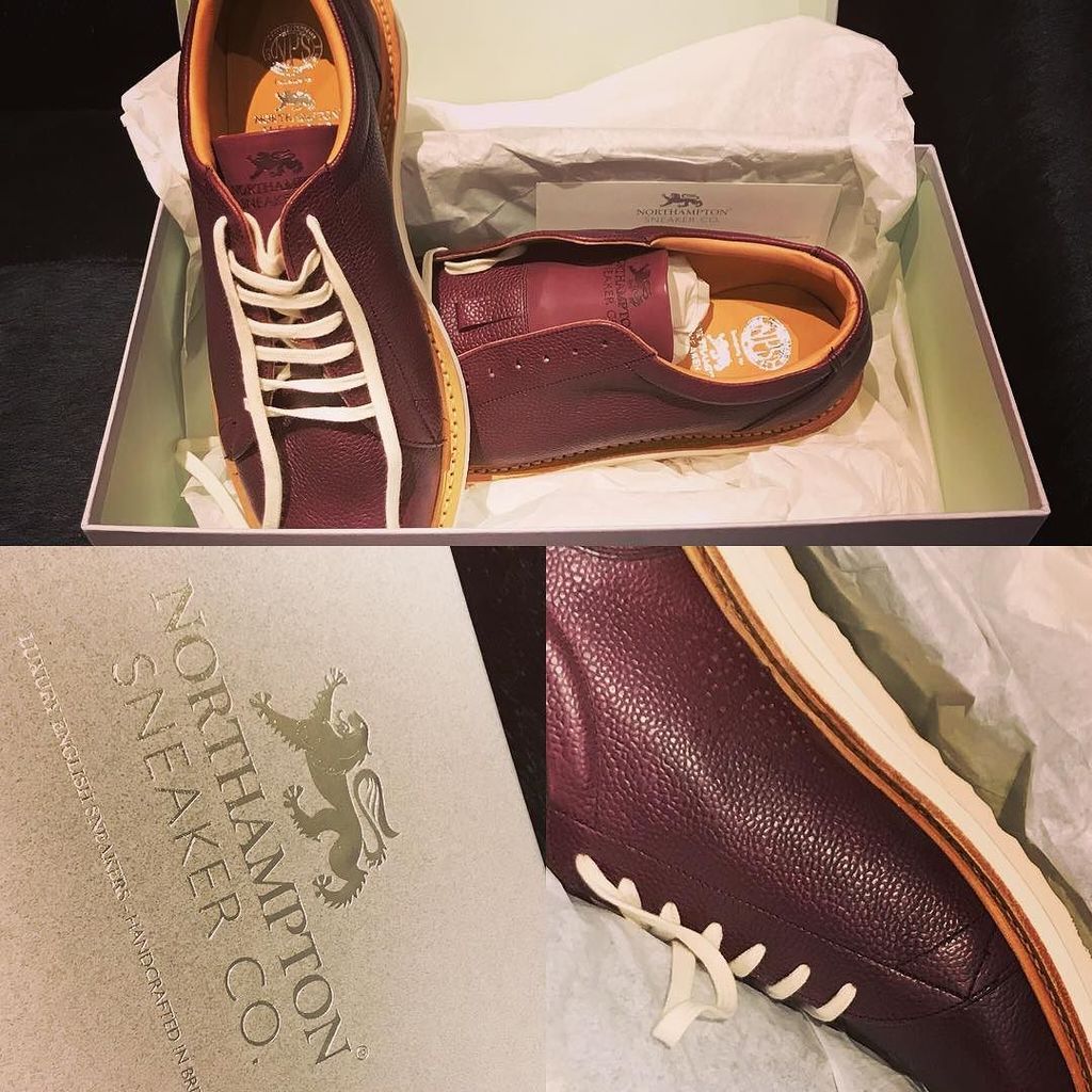 AlexBrundle's tweet photo. Oh hey @northamptonsneaker these just arrived. Cheers for the new kicks! #comingtoapaddocknearyou #theredstuff #sneakers #britishmade #loveit https://t.co/L5T9o8roCx https://t.co/myls9Tf2IE
