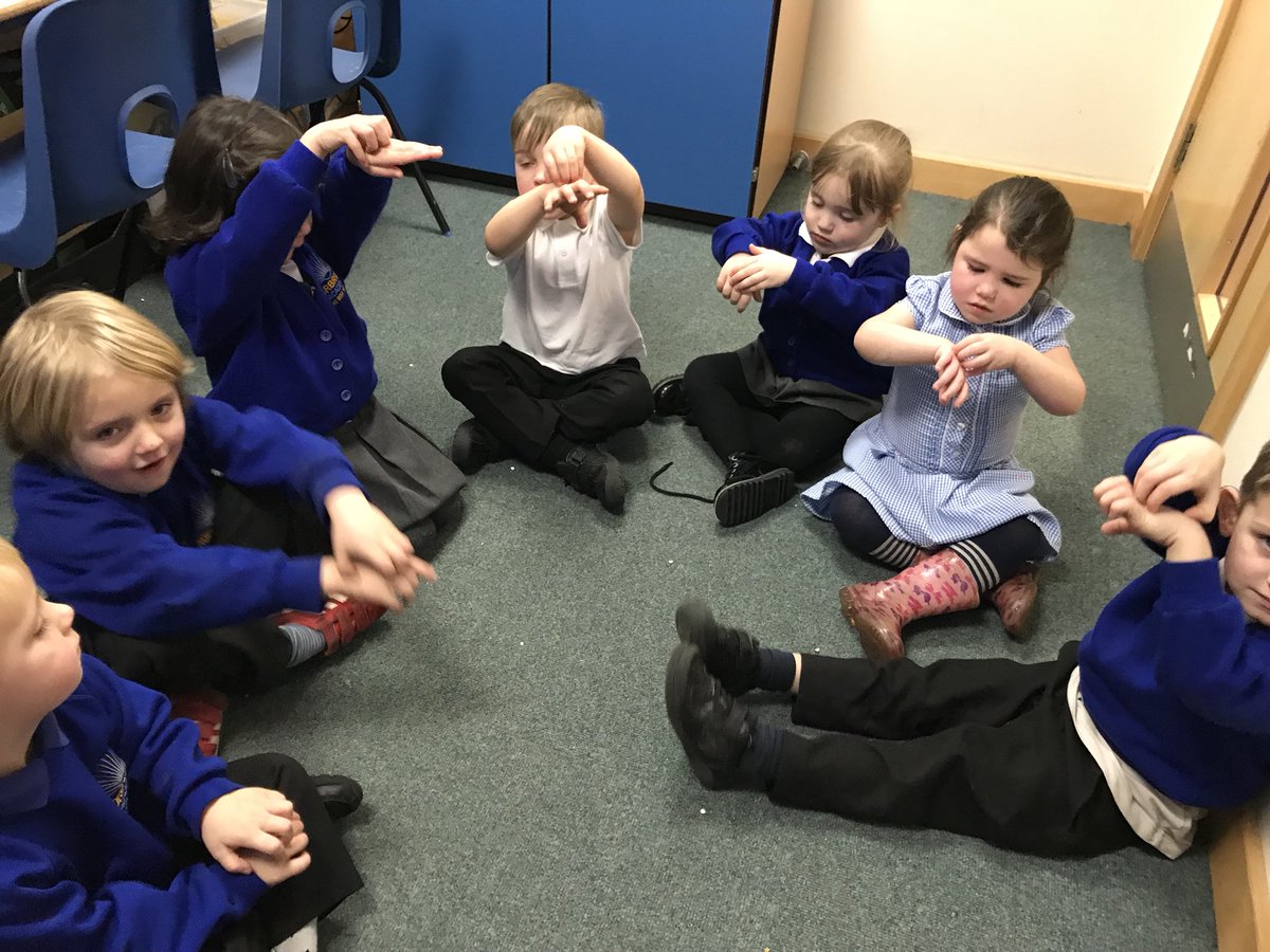 EYadVENTURErs's tweet photo. We made some amazing octopus’s after we shared our story Jolly Olly Octopus using our sea animals signs that we have learnt so far #signingisfun #newskills https://t.co/0O0s5Tz6lt