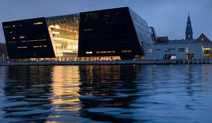 FreeSecular's tweet photo. Danish #design has always the code of unique and creative modern #Architecture #Denmark #Cooenhagen photography https://t.co/DuYo6l102O