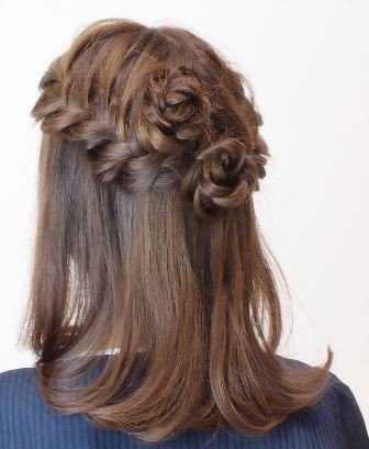 Hanatoiro Twitter Da 自分で出来るカンタンな編み込みをまとめました 鏡の前で練習してみてくださいね 卒業式 入学式 ヘアアレンジは花の編み込みでモテ髪型 やり方 T Co S05yxx9uah 卒業式 卒業 卒業おめでとう 入学式 髪型 ヘアアレンジ動画