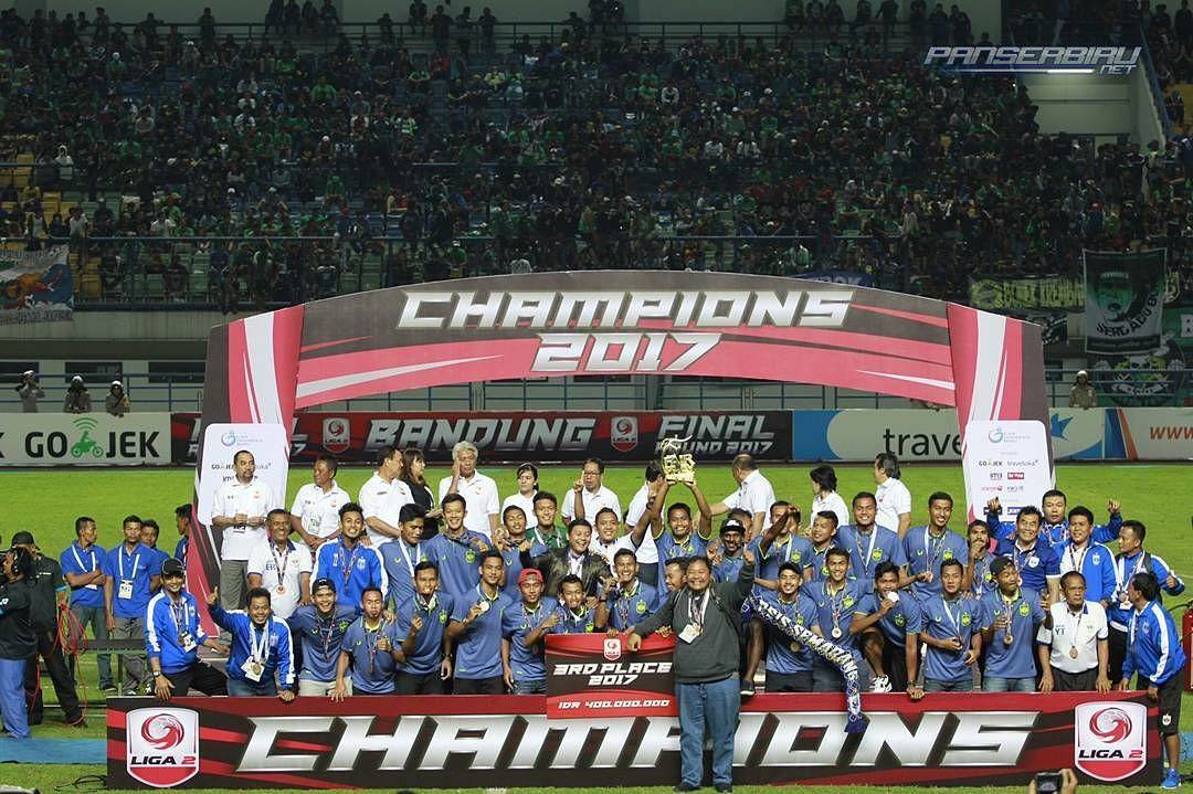 jemefry's tweet photo. Setelah sekian lama !! Sekarang waktu nya fokus ke liga sebenarnya !! COME ON YOU SEMARANG ! https://t.co/6IrlpoeN1v