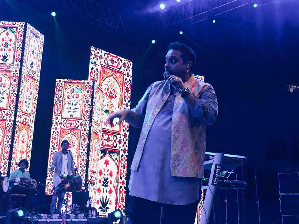 VinodSound_Ahmd's tweet photo. Shankar Mahadevan Live Perfomance At Ahmedabad #JblVt4889 #Sc48 https://t.co/7SrFAtQRvi