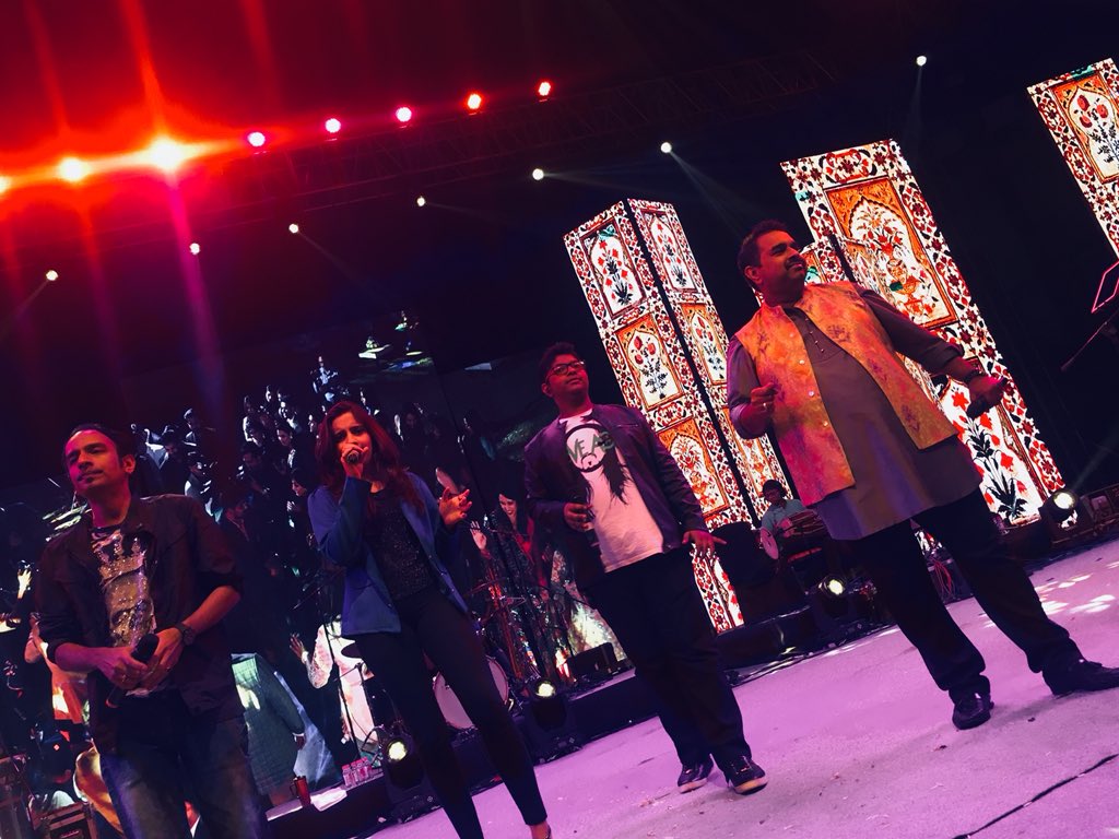 VinodSound_Ahmd's tweet photo. Shankar Mahadevan Live Perfomance At Ahmedabad #JblVt4889 #Sc48 https://t.co/7SrFAtQRvi