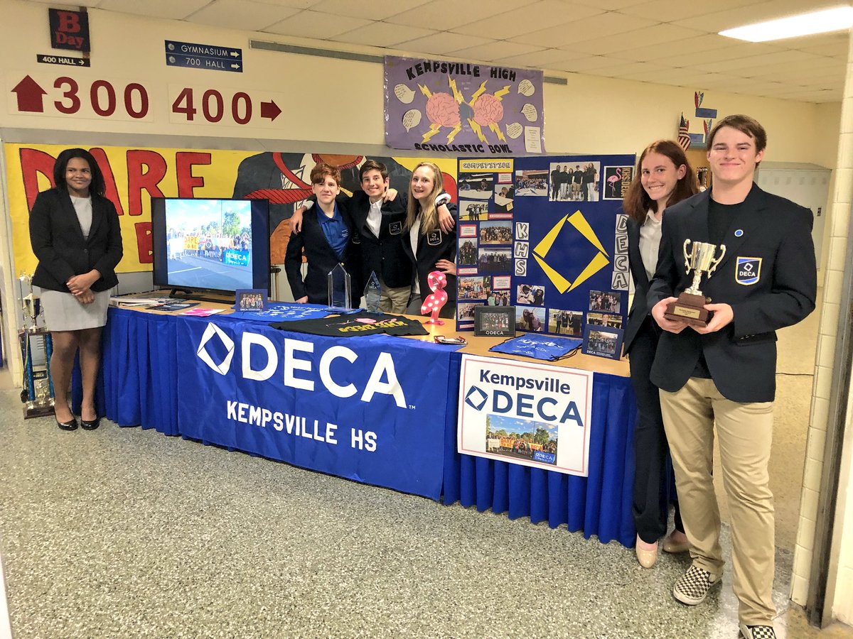MrsALHouchins's tweet photo. So much fun tonight showcasing all the EBA has to offer! #EBAproud @KempsAcademy https://t.co/4VjKUsSOGz