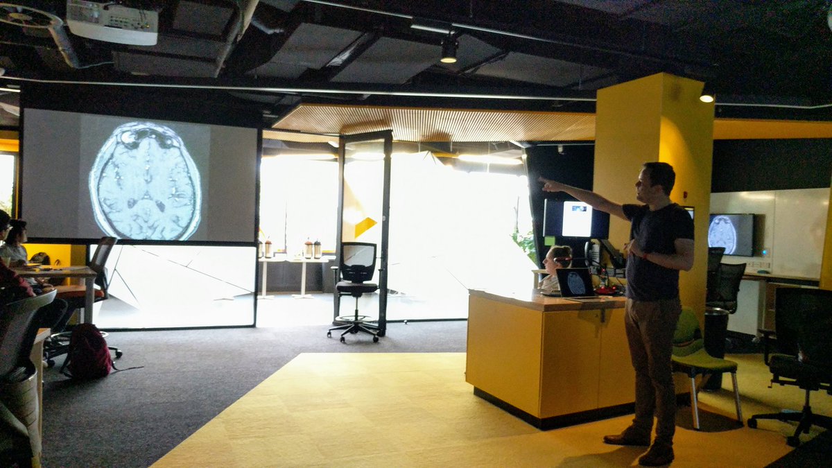 Interesting talk about VR Technology used in medical science research by John McGhee here at the HWNS Immersive Tech Hackathon <a href="/UNSWbusiness/">UNSW Business School</a> #hackforsocialgood
