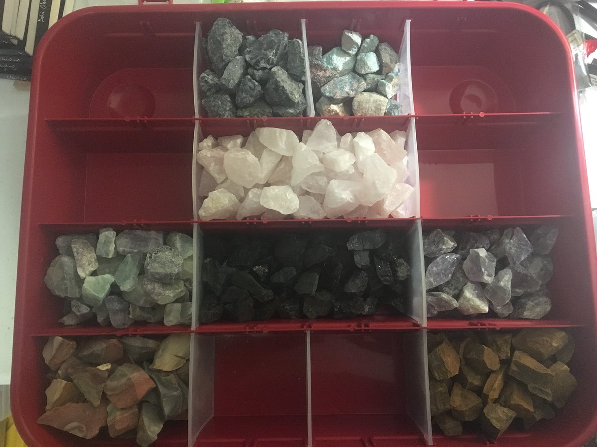 Moquinnjr's tweet photo. The new raw stone case!! New, and excited stones in the way. Stay posted!! #rosequartz #amethyst #tigereye #blacktourmaline #flourite #desertjasper #mysticalmerlinite #blueapatite #discoveryunknown #spiritstones https://t.co/yzNuFm3FA1