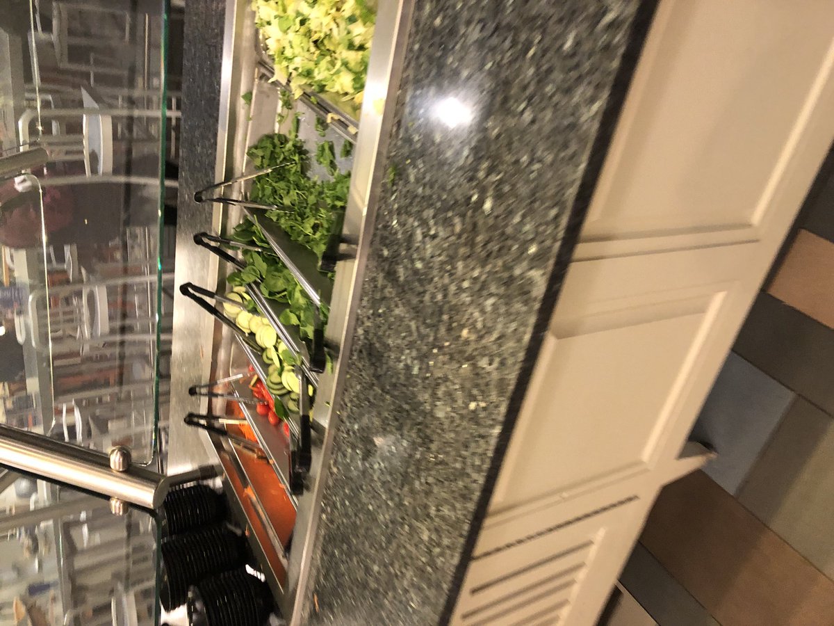 ajm1107's tweet photo. @HMP403_PH healthy food choices in the dining hall #PHin48hours https://t.co/vBsh4pmMYk