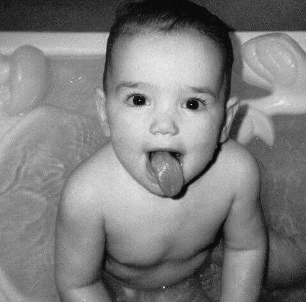 DuaLipaChiIe's tweet photo. Algunas cosas nunca cambian 
@DUALIPA #ChileNeedsDLipa https://t.co/Cx3MSdCIzK