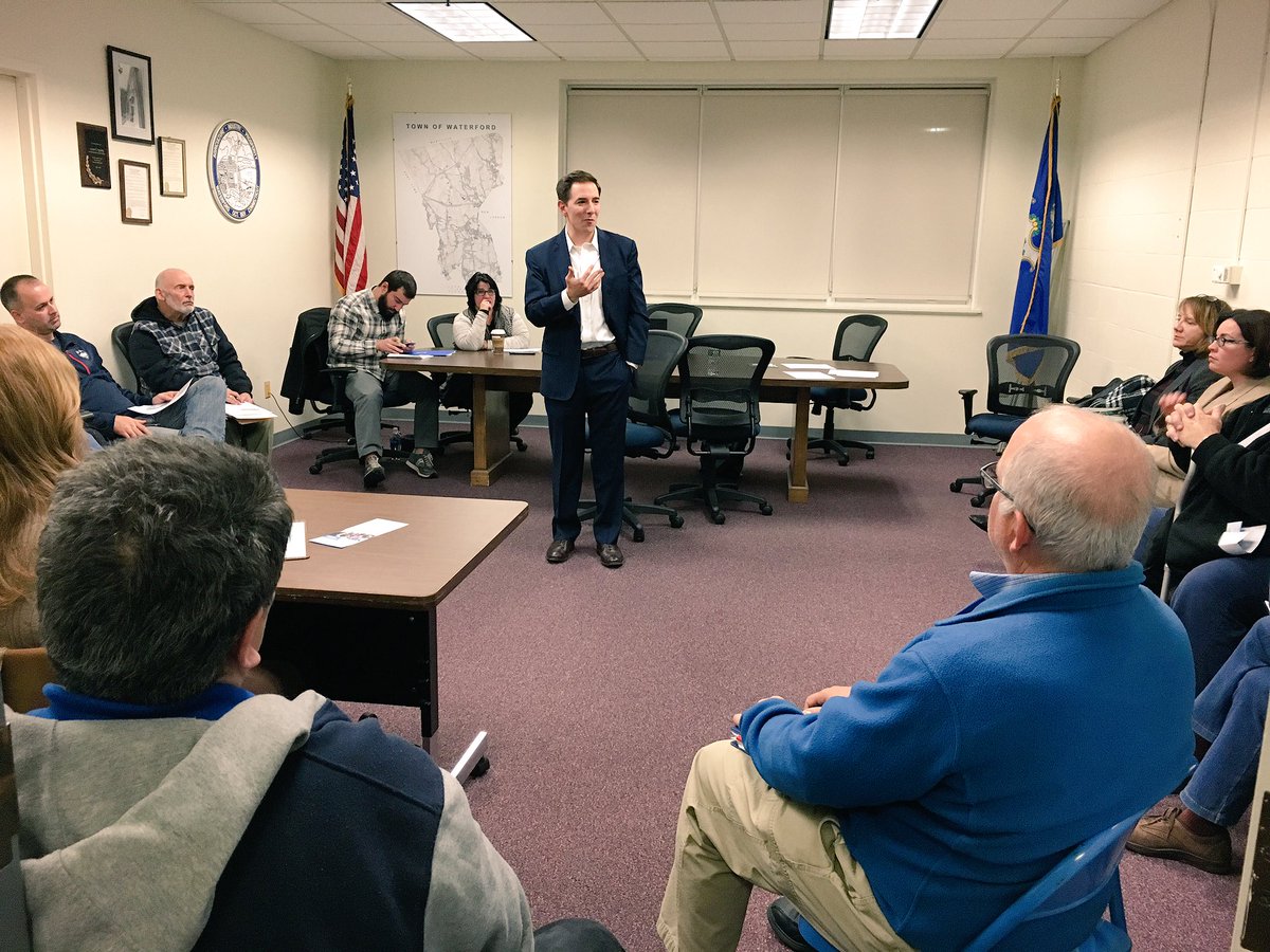 ChrisMatteiCT's tweet photo. Doubled up tonight to visit w/ the #Waterford Dems. Talking voc. ed. training, transportation &amp; regional econ. development. #OneConnecticut https://t.co/WeW1QMs3J0