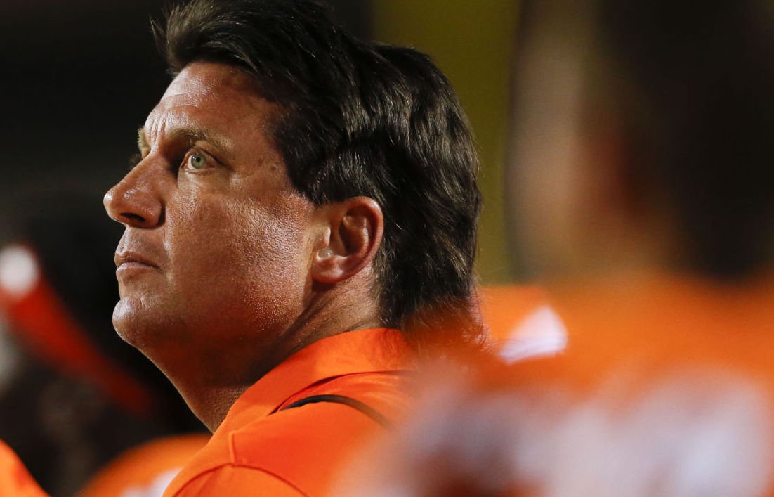mark_cooperjr's tweet photo. .@billhaisten writes that even if Gundy stays, he has sent a terrible message to #okstate fans. "The whole 'loyal and true' rap rings hollow." 

https://t.co/eazktx4orh https://t.co/8kpTrDlI7f