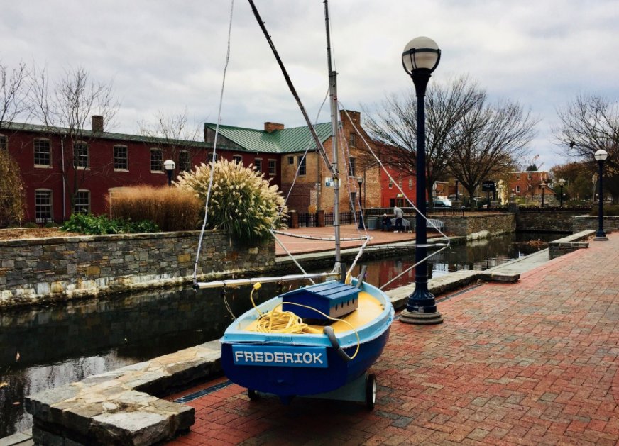 ParkWalnutRidge's tweet photo. Let's be real, the views from #DowntownFrederick will never get old! What is your favorite place in #FredrickMd? https://t.co/eLCjYzt3MH