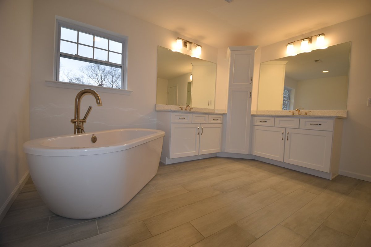 StonehengeBuilt's tweet photo. This master bath was designed for relaxation! What do you think? #StonehengeBuilt #CustomHomesLBI #CustomHomeBuilderLBI #LBILife https://t.co/kFftoQKegk