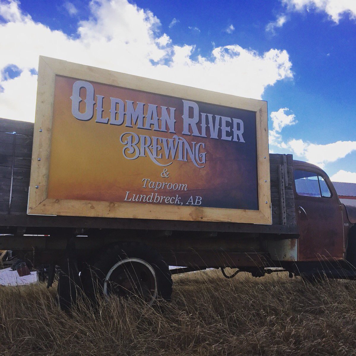 OldmanRiverBrew's tweet photo. New Highway signage into Lundbreck. #brewery #abtourism #snowseekers #cowboytrail https://t.co/5RXjecBlnc