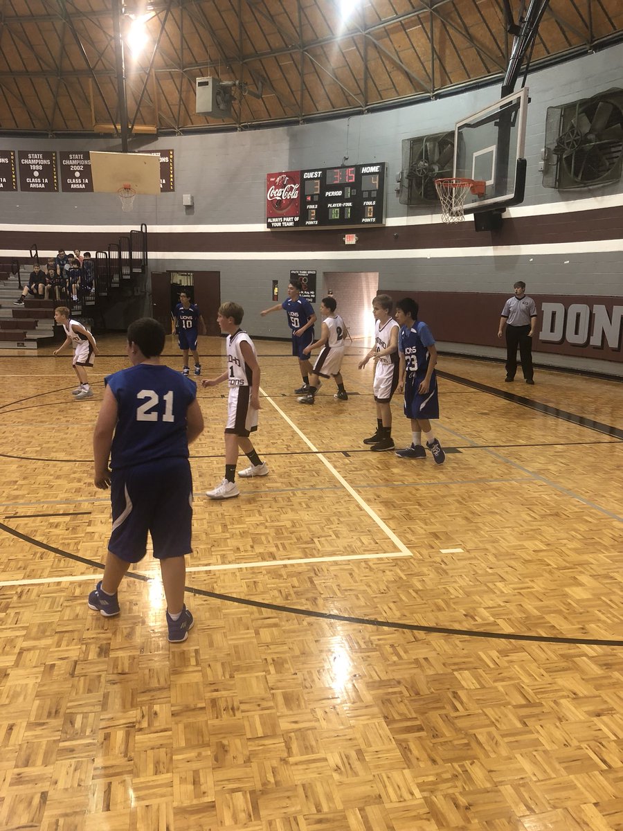 Falcons__AD's tweet photo. Junior High B team in action against Victory Christian https://t.co/gGbC4h3eaV