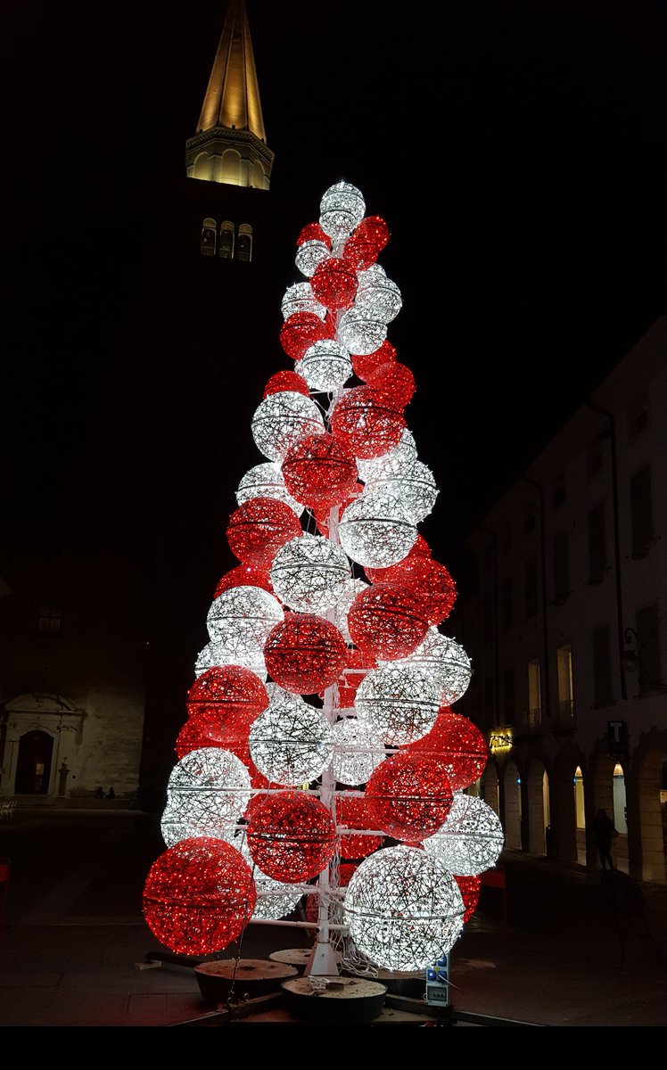 PatriarcaSanVit's tweet photo. È arrivato a #sanvitoaltagliamento l' #alberodiNatale più originale, tecnologico ed innovativo di sempre! #natale2017 #Natale https://t.co/9XUtTEbjpt