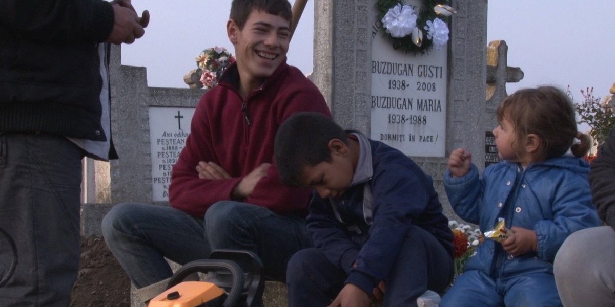 FilmetteFest's tweet photo. Sat., Dec. 2 at 7pm: Ioana Turcan's THE OTHER LIFE OF CHARON (about Romanian gravediggers and their families) screens at @Harvestworks as part of #Filmette2017 https://t.co/e4ro0cdJLs https://t.co/0zYkaYN5KH