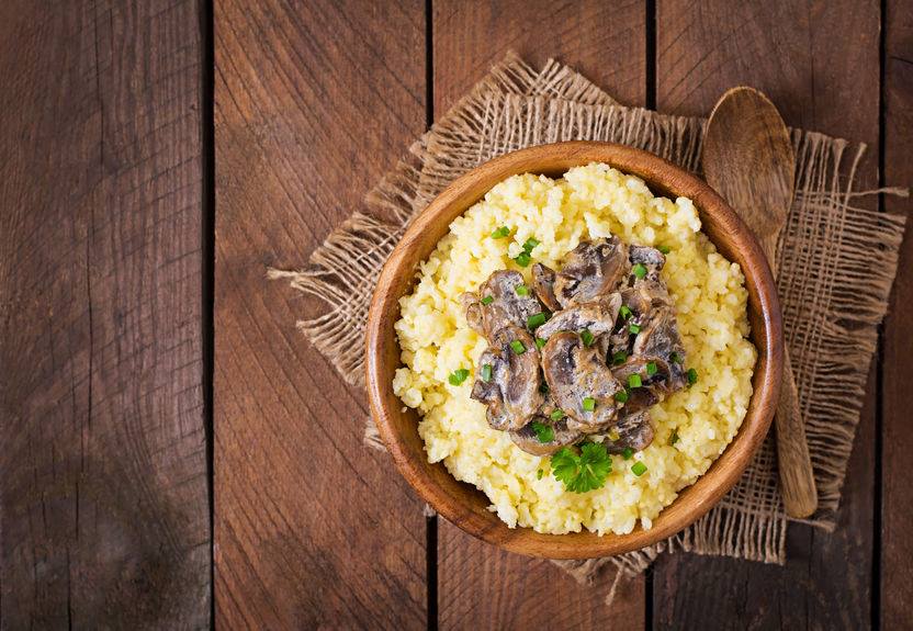 aicrtweets's tweet photo. .@aicrtweets #Milllet is a soft-textured whole grain that’s perfect for casseroles and one-pots. Research shows that whole grains can help lower your risk for colorectal cancer. Try this comforting recipe with savory mushrooms and toasted pumpkin seeds: https://t.co/l7dfMlfvMo https://t.co/oWR9z6pOIN