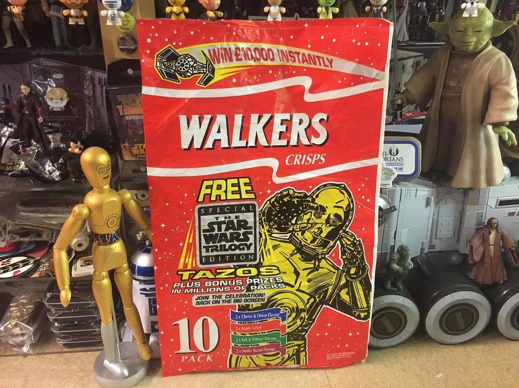 UKToyCollector's tweet photo. One of many of the #Walkers multipack bags in my #StarWarsFoodPackagingCollection
#StarWarsFlashback
A photo taken in my #StarWarsCollectionRoom
#StarWars #TheLastJedi #ExcitedForTheLastJedi
@Disney_UK @hamillhimself @popculturequest @futureotforce
… https://t.co/HhuKusWFWs https://t.co/WsuJ80ateJ