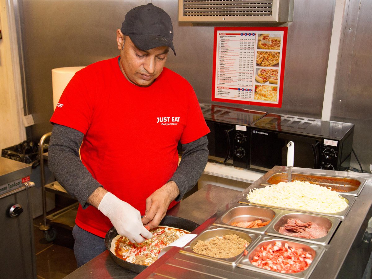 Radcliffe takeaway named as one of the best in British Takeaway Awards 2017 dlvr.it/Q3LsBd