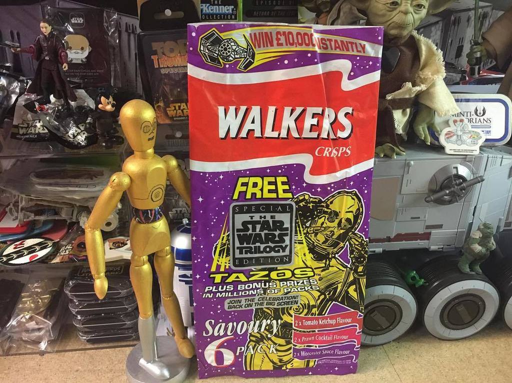 UKToyCollector's tweet photo. One of many of the #Walkers multipack bags in my #StarWarsFoodPackagingCollection
#StarWarsFlashback
A photo taken in my #StarWarsCollectionRoom
#StarWars #TheLastJedi #ExcitedForTheLastJedi
@Disney_UK @hamillhimself @popculturequest @futureotforce
… https://t.co/ecfgFIpwYl https://t.co/WqkFL1zQs8