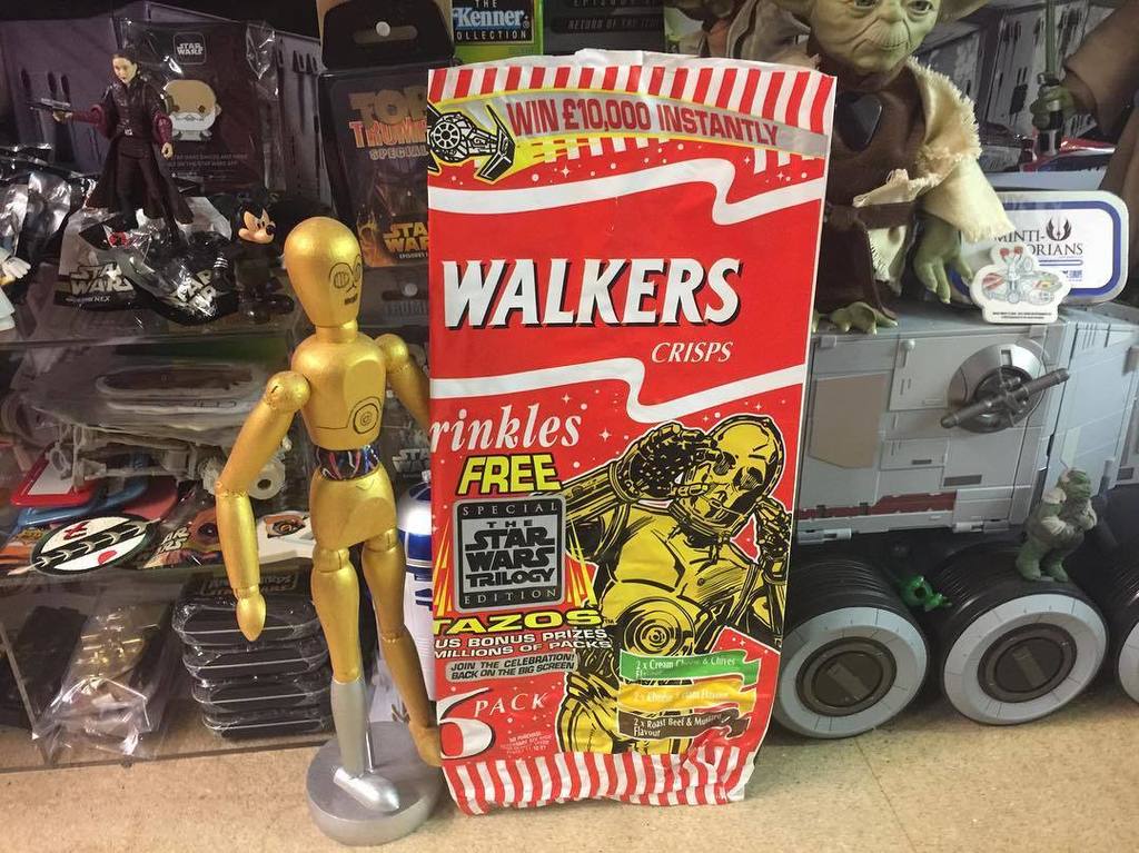 UKToyCollector's tweet photo. One of many of the #Walkers multipack bags in my #StarWarsFoodPackagingCollection
#StarWarsFlashback
A photo taken in my #StarWarsCollectionRoom
#StarWars #TheLastJedi #ExcitedForTheLastJedi
@Disney_UK @hamillhimself @popculturequest @futureotforce
… https://t.co/TkXKcyCPge https://t.co/xSqrXoEHgt