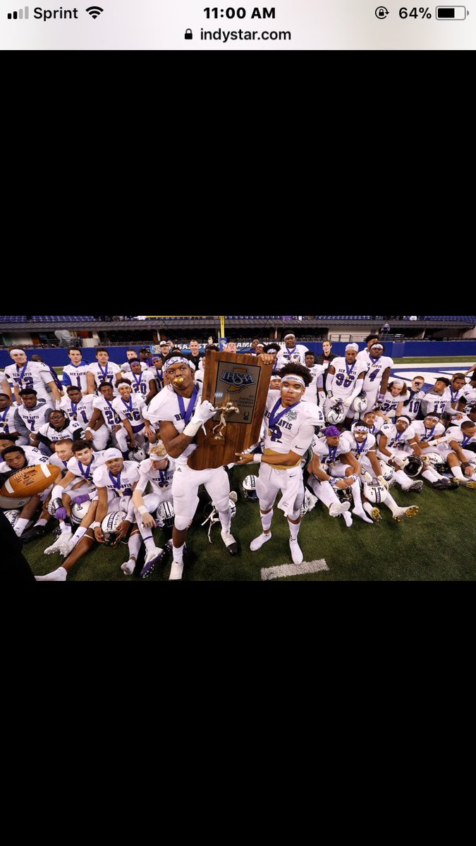 fto_solid's tweet photo. Senior Szn🅿️ ima miss this the most 😈💍 #nextchapter https://t.co/CBSDf2yIE5