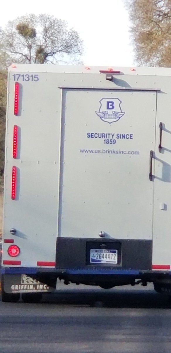 FOESAD5150's tweet photo. #brinkssecurity #brinksinc #baddriver #cutoff in #traffic #aggressive #roadrage #bad #publicity #highway49 #angelscamp #california #november 28, 2017 approx. 13:50 #truck 171315 https://t.co/MeiUOfJycL