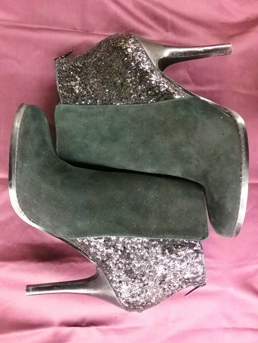 ShopCapHillGW's tweet photo. 11/28/17, 12:30pm, BCBG Paris black sparkling boots (8.5) #AtGoodwillNow #BDBG #shoes #womensfashion #boots #caphillgoodwill https://t.co/BxPUSBDDIf