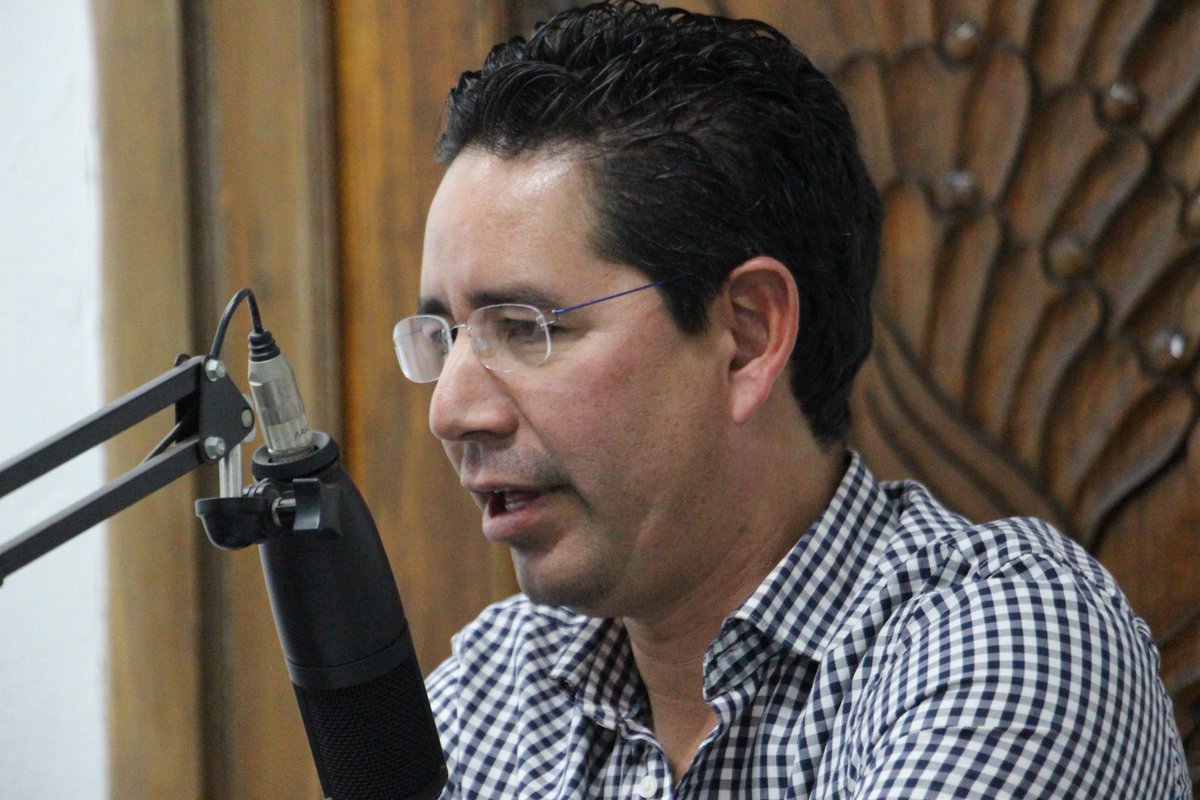 afperi's tweet photo. Subdelegado de @SEDATU_mx #Michoacán, Iván Pérez Negrón platicó con Armando Martínez y Karina Arreygue en espacio de @Pop953Morelia sobre avances de nuestros programas federales.
Estamos trabajando para mejorar tanto viviendas como espacios públicos de michoacanos. https://t.co/y7ImnmZn6U