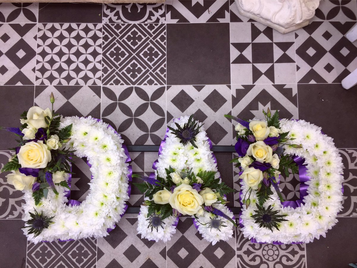 CoggersinBloom's tweet photo. Some of our most recent funeral work. We loved creating these beautiful pieces for a very much loved man. #Walthamstow #Florist #Flowershop #London #LocalBusiness #Flowers https://t.co/liv97AWmWV