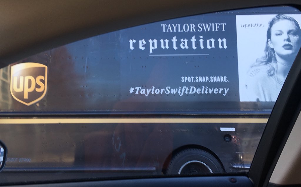 hltuke's tweet image. Spotted in DC #taylorswiftdelivery #promo #dcliving