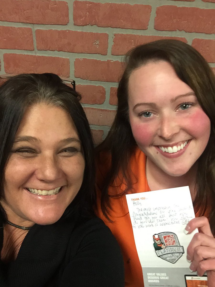 shannonxmaxwel1's tweet photo. So proud of Holly at store 3862 MET team. She received her platinum award but we also got her much deserved lost awards. Thanks 4 being U !! https://t.co/rSLnGIopPP