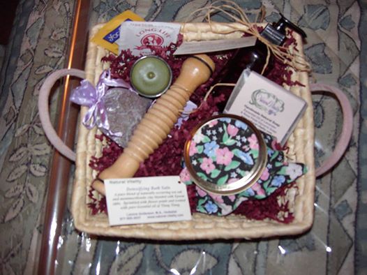 #OpenHouse #EndofYearSale Fri, 12/1 #Northampton
15% off herbal tinctures, salves, lotions, creams 
Create a healing gift basket
#GiftCertificates for Bodywork: buy 2, 75-minute sessions for only $150
natural-vitality.com/event/open-hou…
#BuyLocal #WesternMA Enjoy homemade, healthy treats