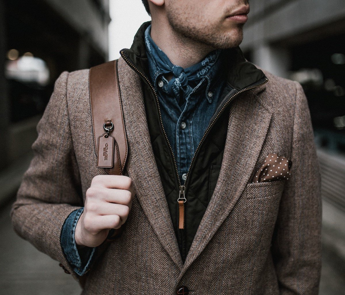 TheSuitCoStore's tweet photo. It's all about taking a great suit and putting your personality into it. Be playful with colors, handkerchiefs, handbags, shoes etc. #theeverydaygentleman #vitarelli #menswear #mensfashion #suit #tie #shoes #fashion #style #ootd #thesuitco https://t.co/U35LWSQDBr https://t.co/vR9wNWUbjq